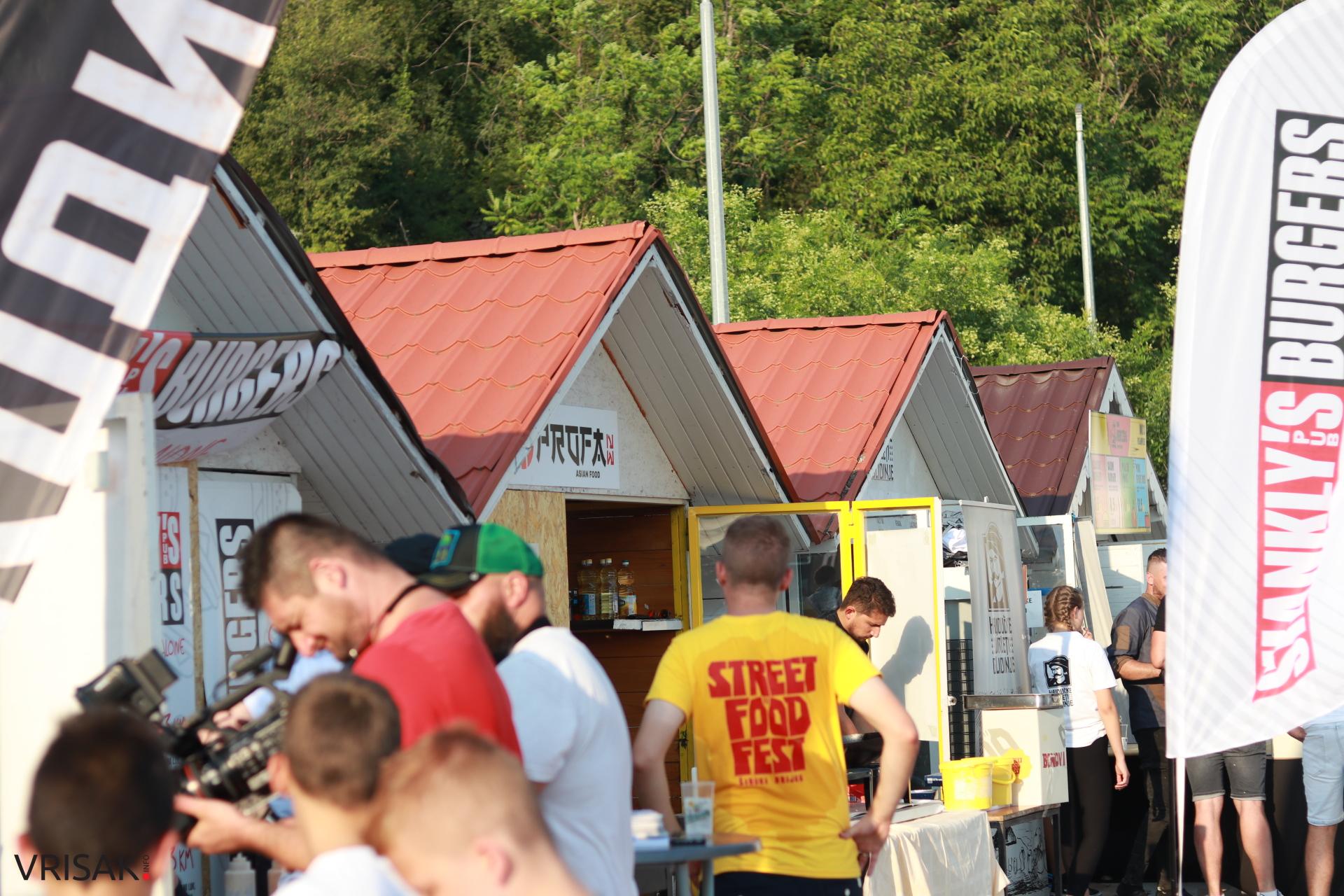 Street Food Fest prvu večer okupio veliki broj posjetitelja, donosimo fotografije