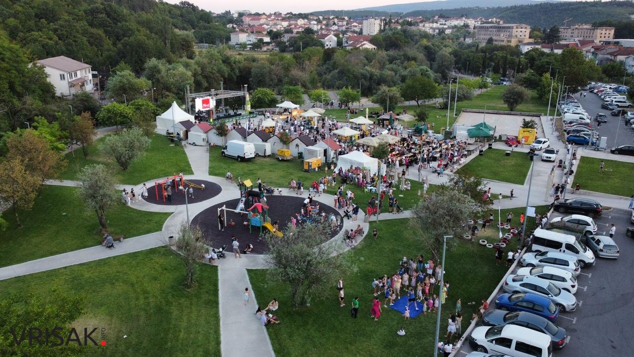 Odlična večer na SFF-u, publika uživala u nastupu Nene Belana i vrhunskoj hrani
