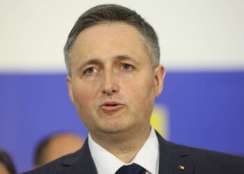 Bećirović napao Milanovića i najavio kako će Bošnjaci birati njega i Komšića