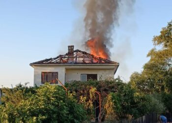 Požar na području Ljubuškog, gori i kuća u Grabovniku