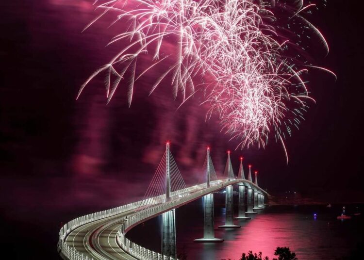 Svečano otvoren i u promet pušten Pelješki most