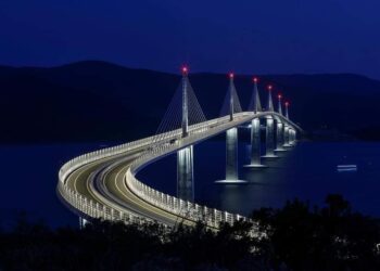 Svečano otvoren i u promet pušten Pelješki most