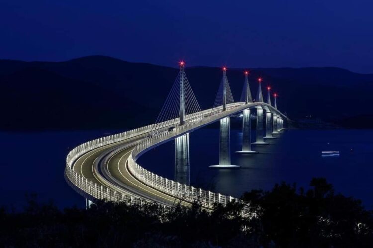 Svečano otvoren i u promet pušten Pelješki most