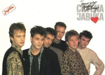 Crvena jabuka na središnjem trgu za Gospojinu