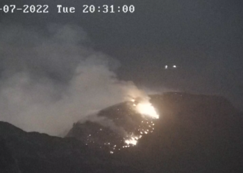 Na Blidinju i dalje gori: Helikopter i vatrogasci na terenu