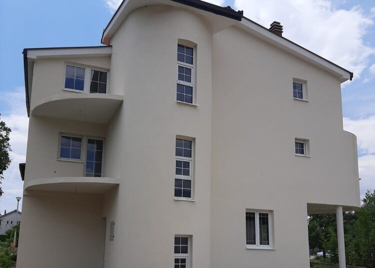 Široki Brijeg: Prodaje se kuća na Puringaju