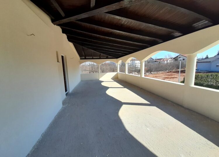 Široki Brijeg: Prodaje se kuća na Puringaju