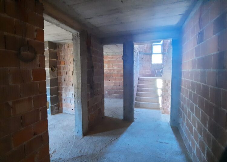 Široki Brijeg: Prodaje se kuća na Puringaju