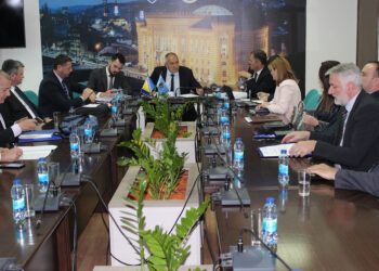 OHR i međunarodna zajednica ne smiju podleći pritiscima, moraju spasiti BiH od raspada