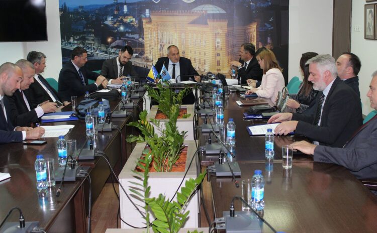 OHR i međunarodna zajednica ne smiju podleći pritiscima, moraju spasiti BiH od raspada