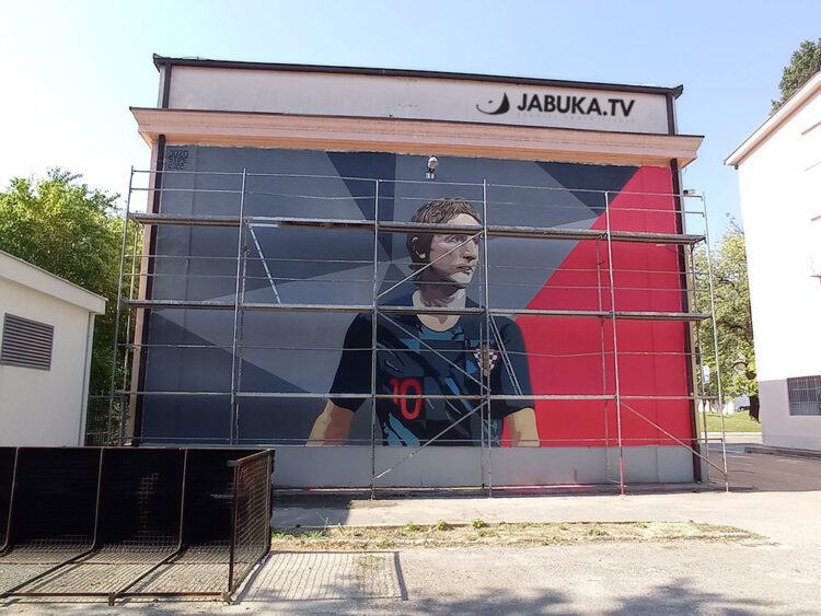 Mostar: Završen mural posvećen Luki Modriću