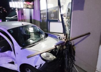 Mostar: Vozilo završilo u ćevabdžinici