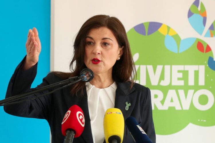 Prva dama Hrvatske sredila sinu ocjene?