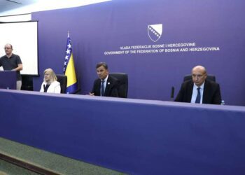 Vlada FBiH: Svim umirovljenicima dodatak uz mirovinu za 7. mjesec, osigurat će se i paketi pomoći