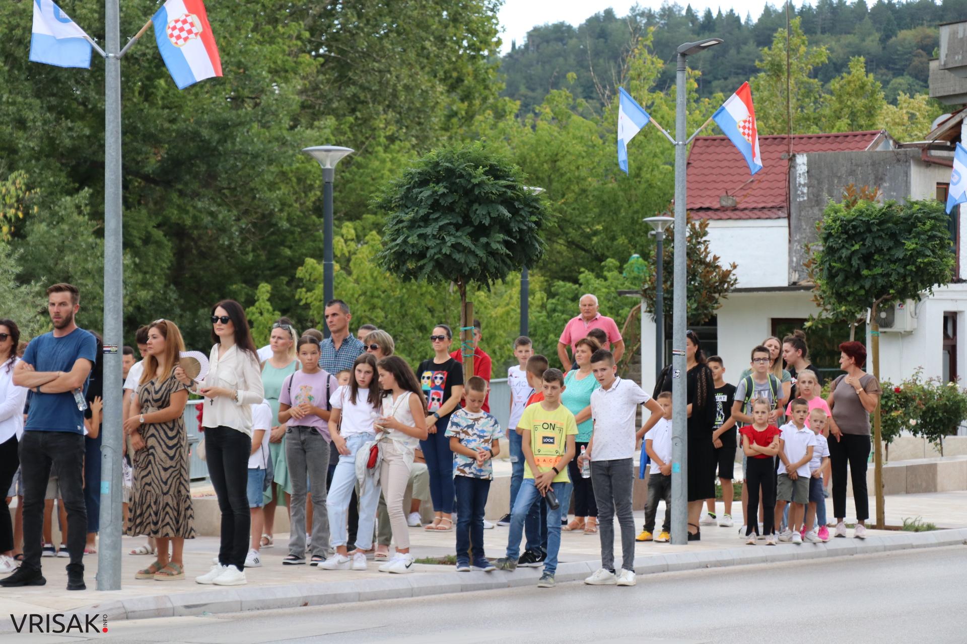 Procesija ulicama Širokog Brijega uoči blagdana Velike Gospe