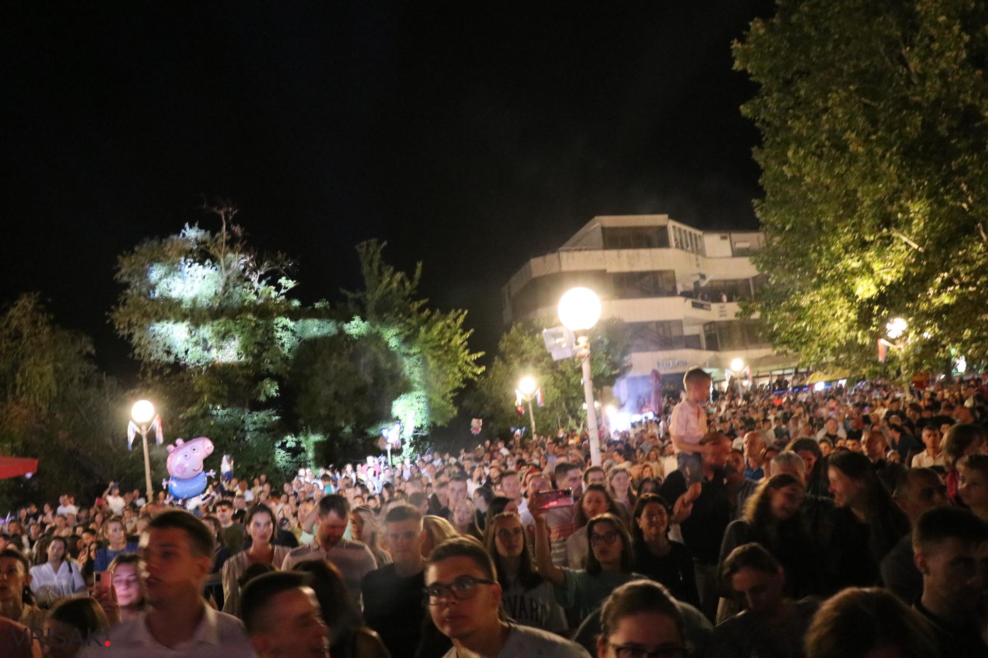 Crvena jabuka oduševila više tisuća Širokobriježana i njihovih gostiju
