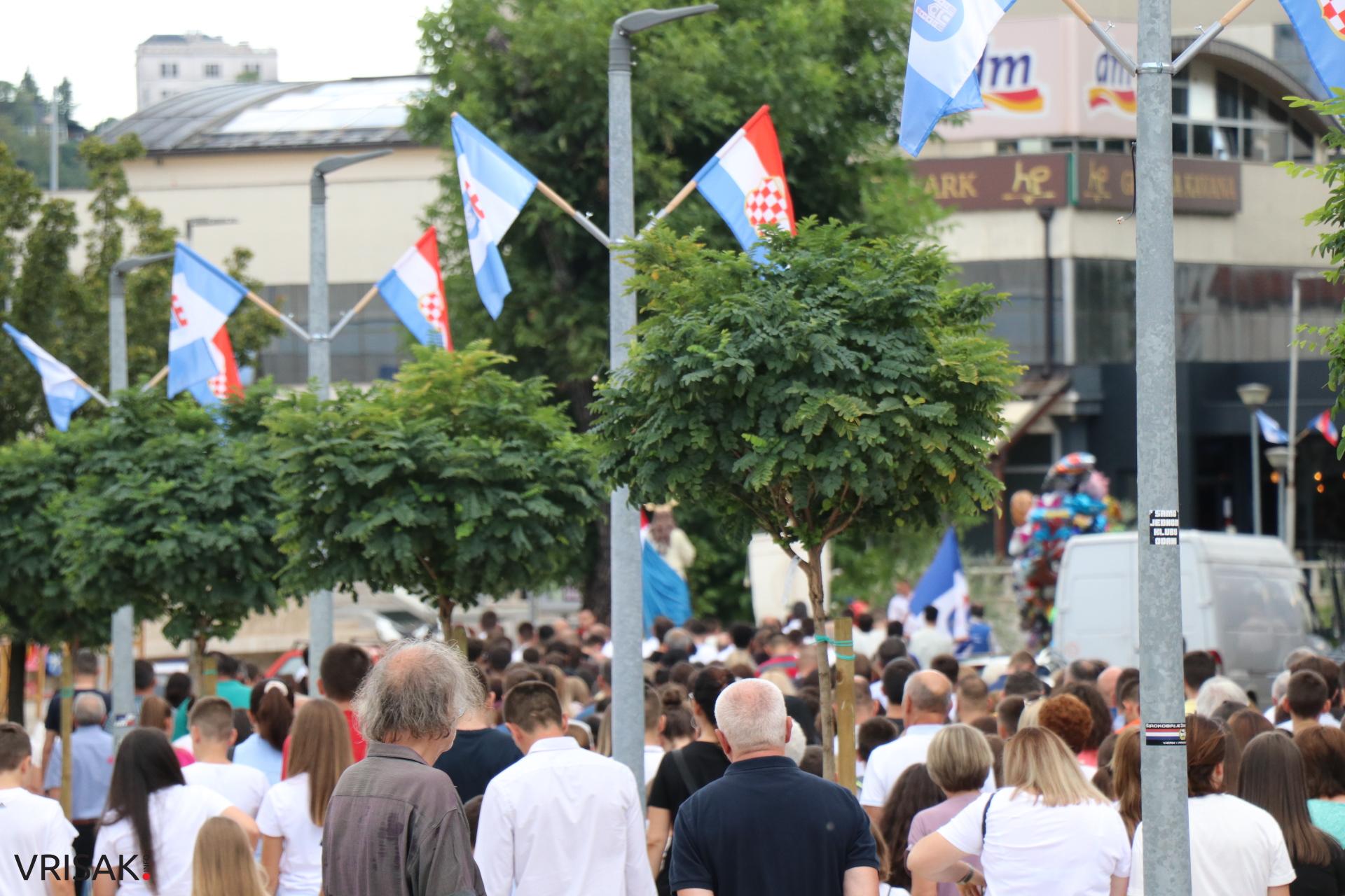 Procesija ulicama Širokog Brijega uoči blagdana Velike Gospe
