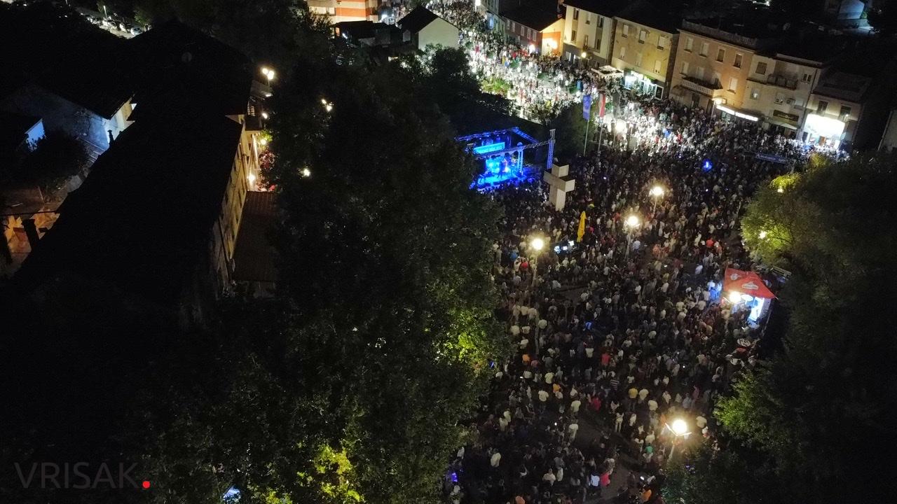 Crvena jabuka oduševila više tisuća Širokobriježana i njihovih gostiju