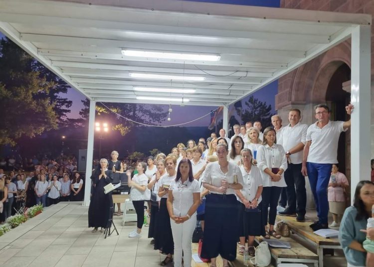 Široki Brijeg: Veliki broj vjernika na drugoj večeri Devetnice
