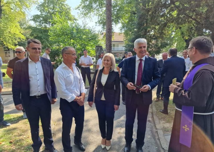 Diljem BiH obilježava se 29. obljetnice utemeljenja Hrvatske Republike Herceg Bosne