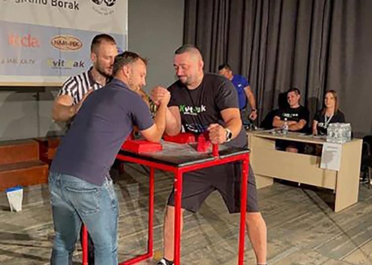 Turnir u obaranju ruke uspješno održan u Širokom Brijegu