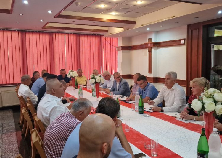 Čović u posjeti Odžaku i Domaljevcu: Nastavit ćemo pružati podršku projektima općina u Posavini