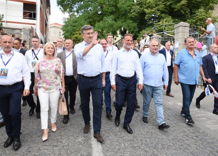 Održana 307. Sinjska alka, među visokim dužnosnicima i Borjana Krišto