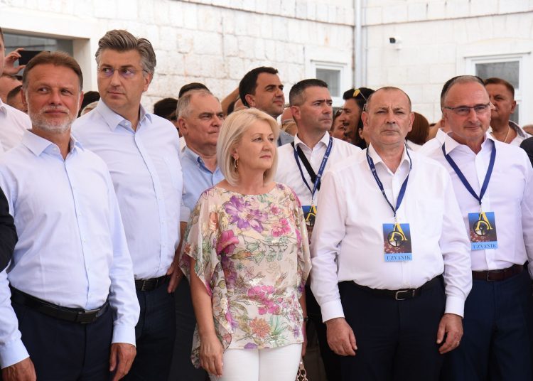 Održana 307. Sinjska alka, među visokim dužnosnicima i Borjana Krišto