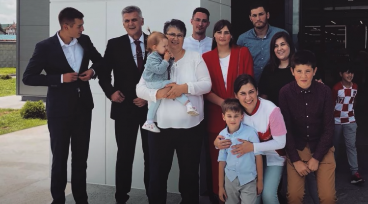 Tomislavgrad: Od malog dućana stvorio poslovno carstvo sa 170 zaposlenih, pritom podigao osmero radišne djece