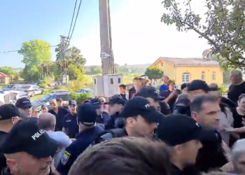 Policija u Livnu privela prosvjednike: Ozlijeđene žene i djeca?