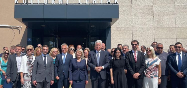 Krišto u Ljubuškom: Vlada RH projektima unaprijeđuje odnose i pruža potporu cijeloj BiH