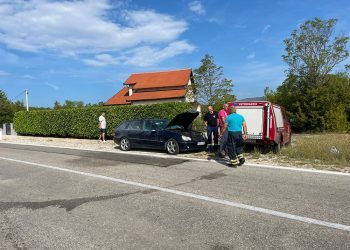 Na Medovićima se zapalio automobil, na teren su izašli širokobriješki vatrogasci