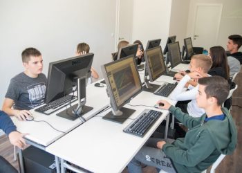 Posušje: Započeli su upisi u školu programiranja i robotike za osnovnoškolce i srednjoškolce