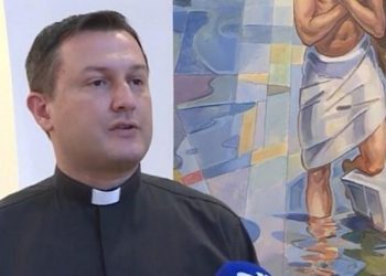 Hrvatski svećenik odbio krstiti dijete lezbijskog para: “Moja savjest je čista”