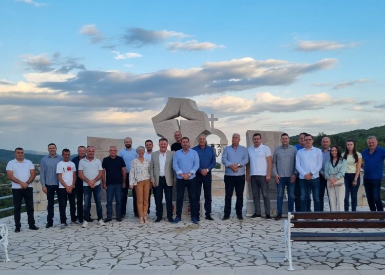 Široki Brijeg: HDZ BiH iz Crnih Lokava i Ljubotića krenuo po uvjerljivu pobjedu