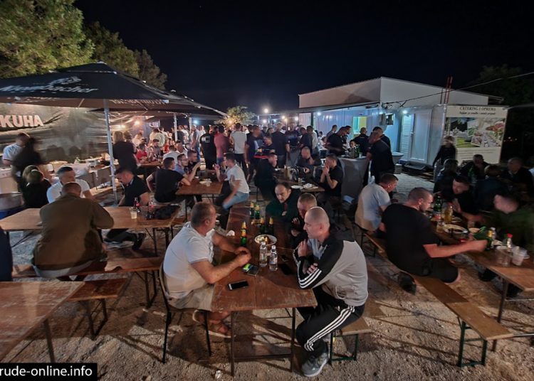 U Grudama održan prvi kulinarski show “3,2,1 kuhaj”