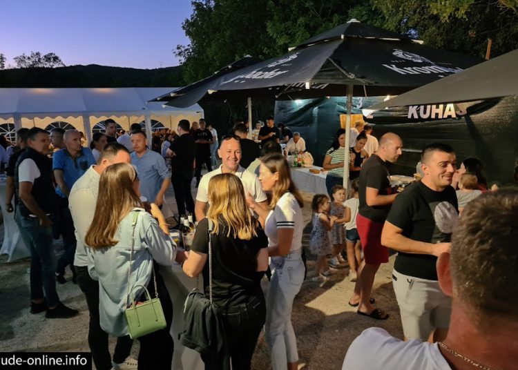 U Grudama održan prvi kulinarski show “3,2,1 kuhaj”