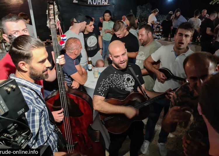 U Grudama održan prvi kulinarski show “3,2,1 kuhaj”