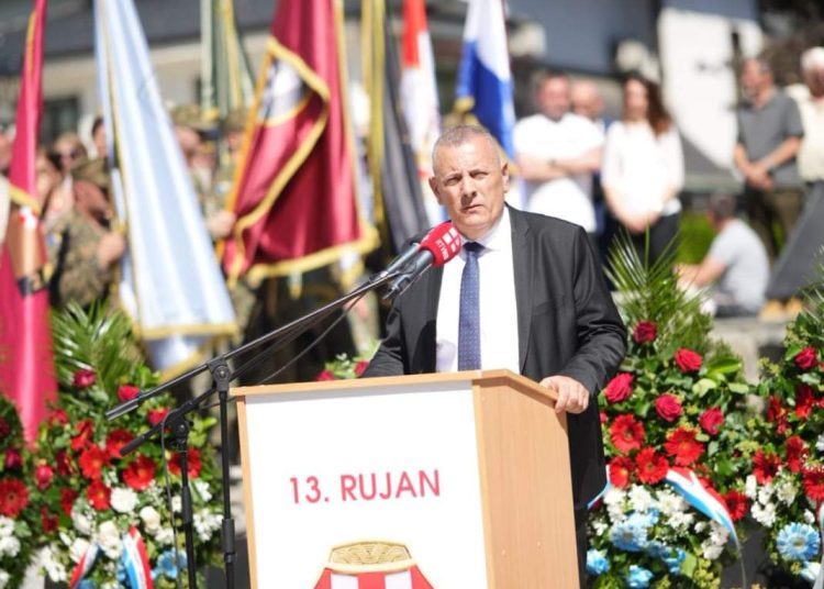 Svečano obilježena 27. obljetnica oslobođenja kraljevskog grada Jajca