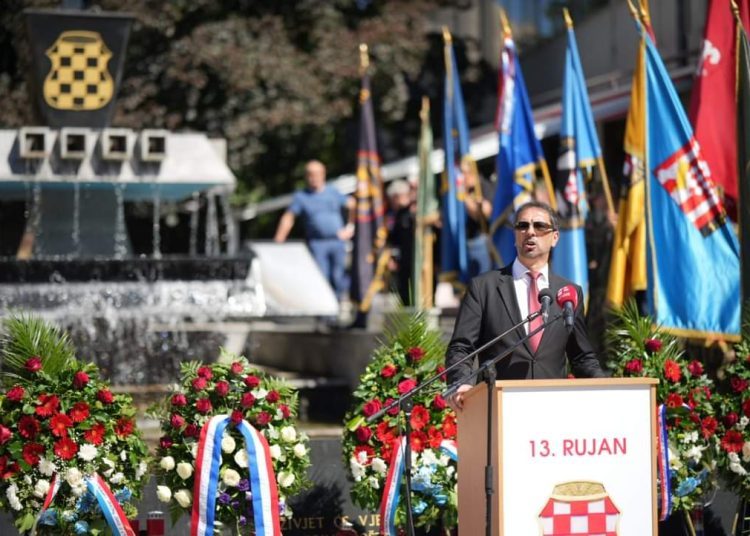 Svečano obilježena 27. obljetnica oslobođenja kraljevskog grada Jajca