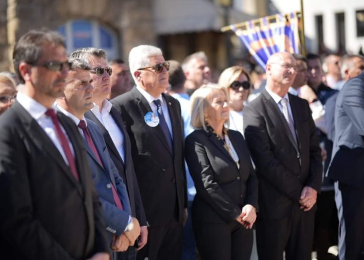 Svečano obilježena 27. obljetnica oslobođenja kraljevskog grada Jajca