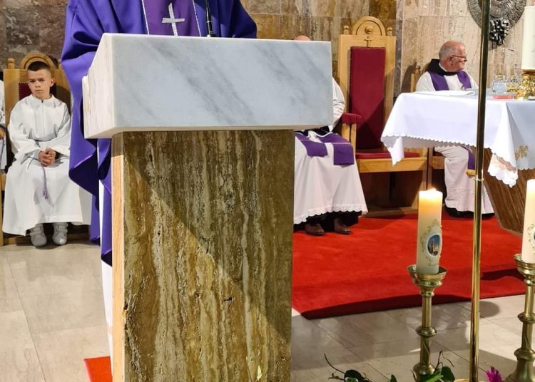 Kočerin: Slavljena misa za žrtve ratova