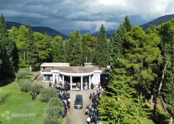 Stotine ljudi na ispraćaju tragično preminule obitelji
