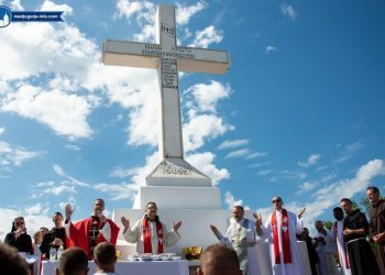 U nedjelju brojni vjernici hodočastili na brdo Križevac