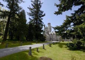 Ovo je impresivan popis dvoraca koje je Charles naslijedio od kraljice