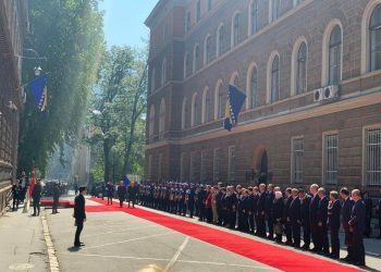 Erdogan ispred Predsjedništva BiH dočekan uz vojne počasti