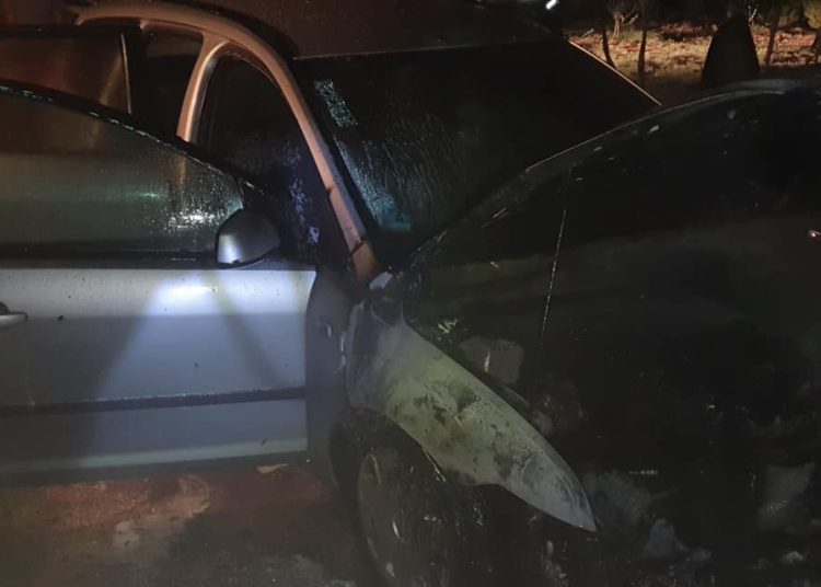 FOTO: Vozilo marke “Ford” izgorilo do temelja