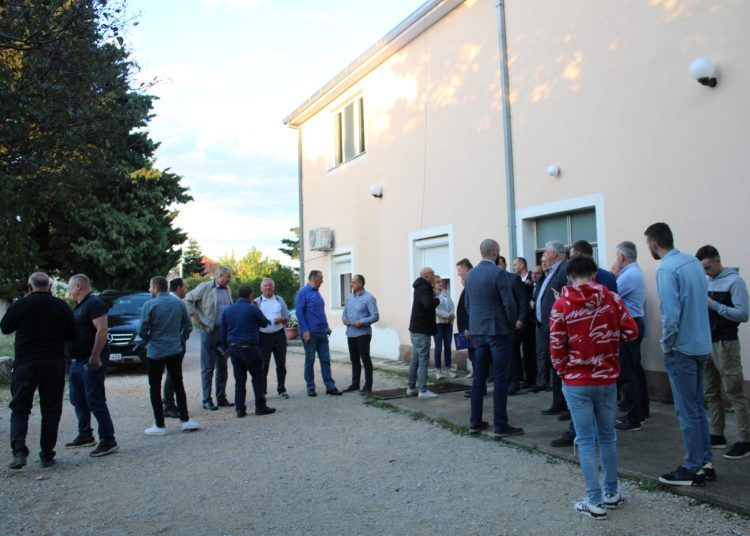 Skupovi HDZ BiH na Dužicama i Privalju: Zakon o zaštiti obitelji s troje i više djece nije predizborni
