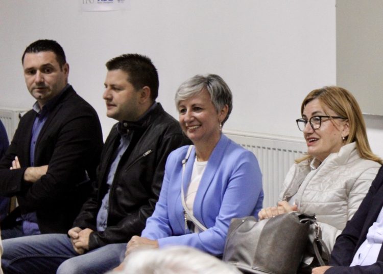 Skupovi HDZ BiH na Dužicama i Privalju: Zakon o zaštiti obitelji s troje i više djece nije predizborni