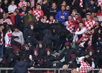 Bečki stadion u kockicama, prekrasni prizori. Šteta zbog sukoba s policijom